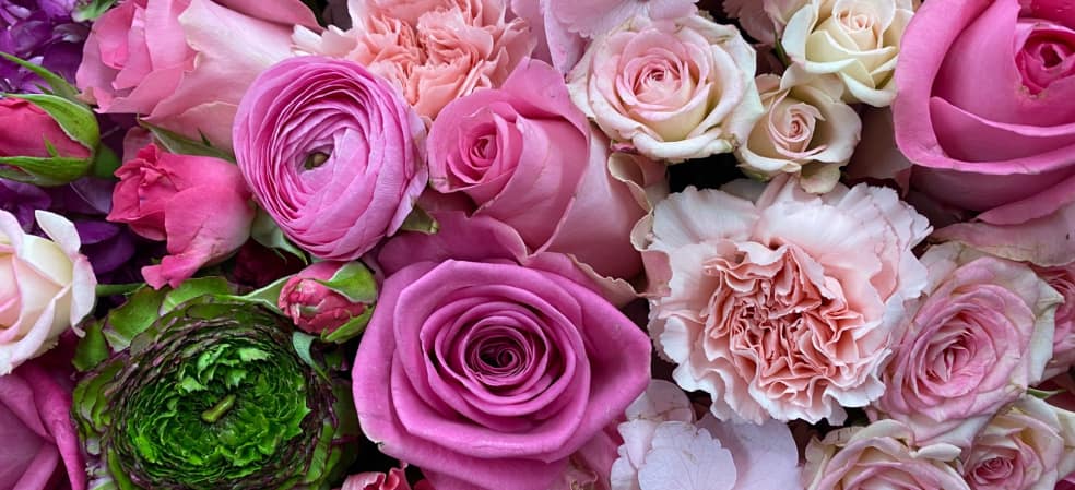 Read more about the article Your Comprehensive Guide to Floral Services in Gravesend: Celebrating Life’s Moments with Blooms